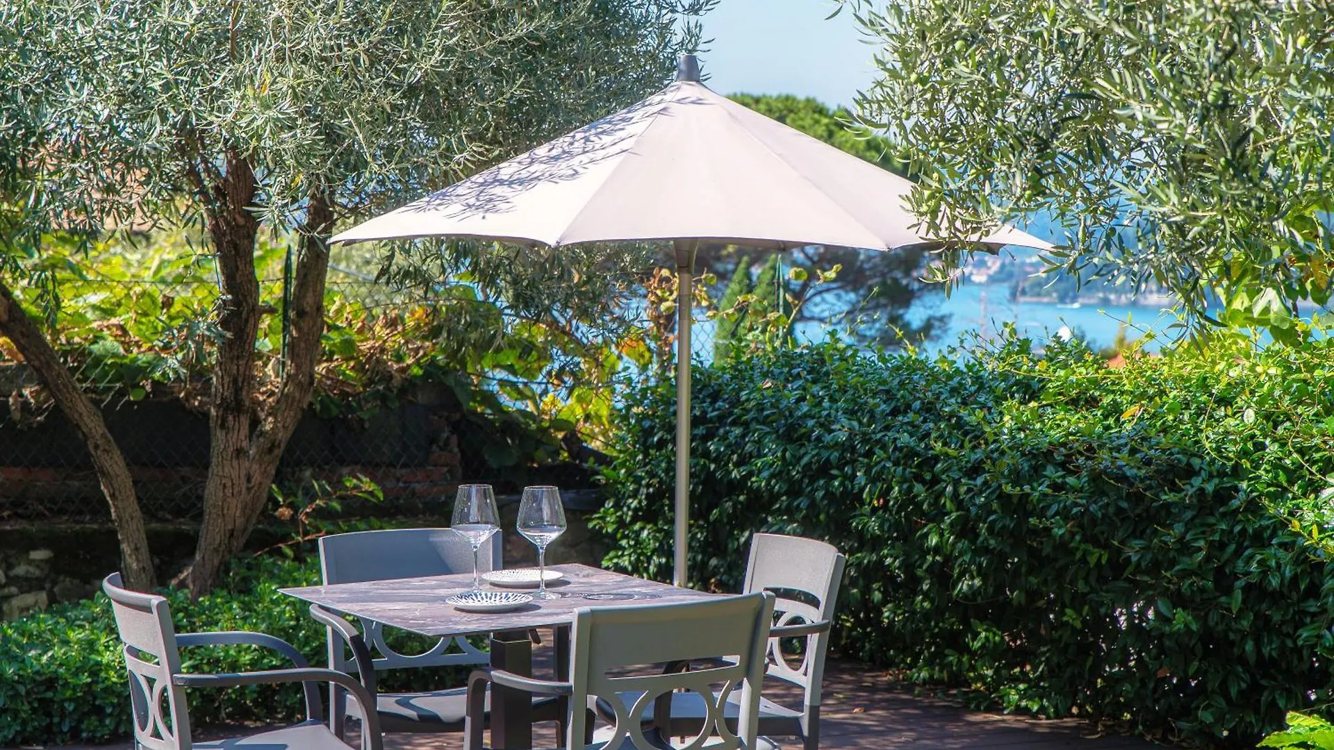 Torno Lumina House - Private Garden & Lake View Vila