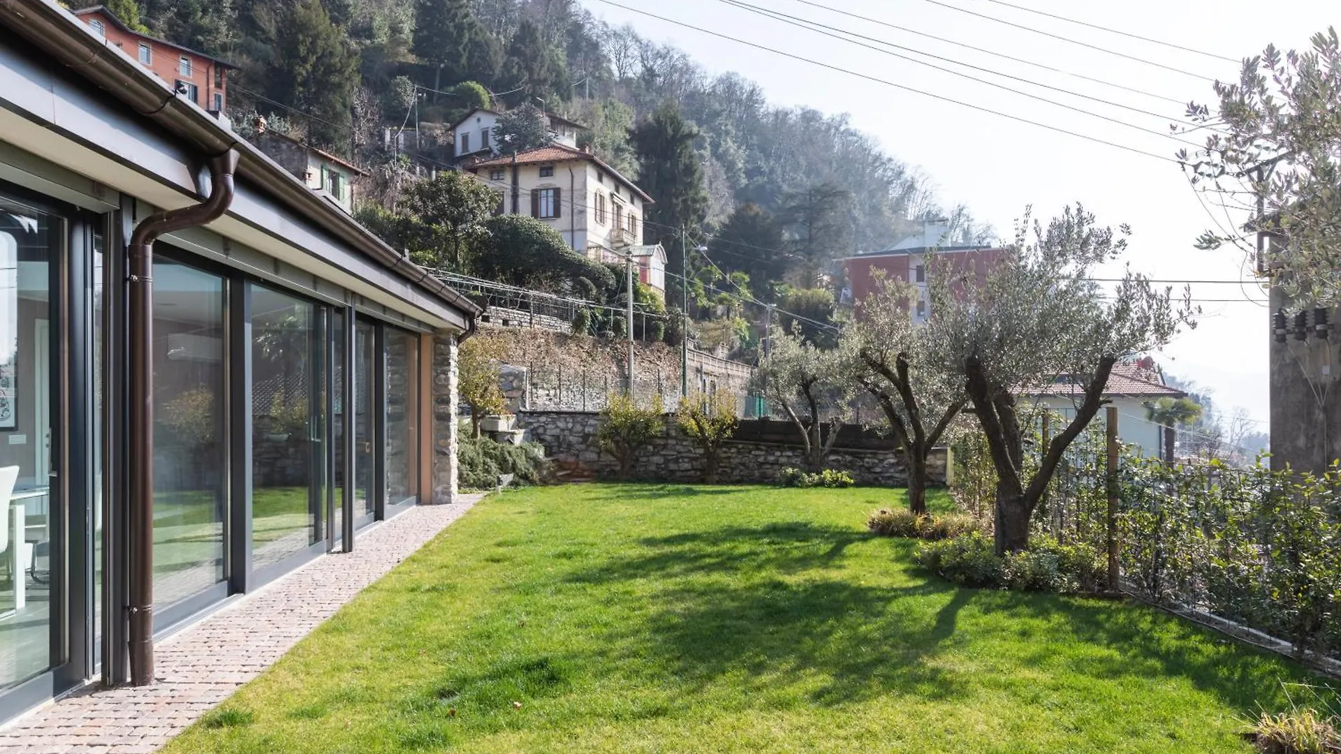 Torno Lumina House - Private Garden & Lake View Vila